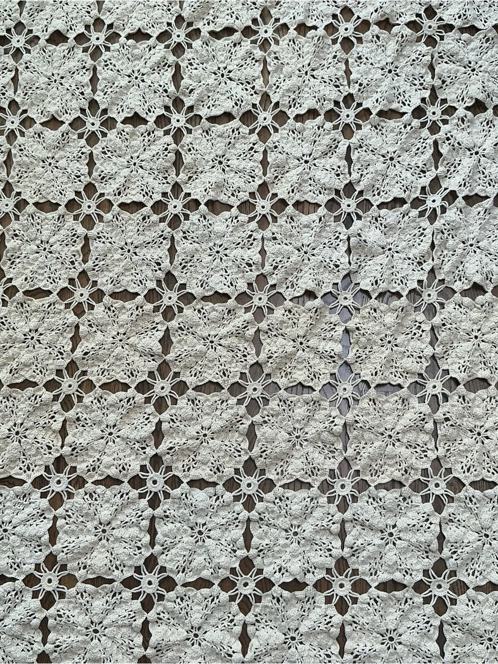 Vintage crochet reversible beige/ecru table cover 60 x 75